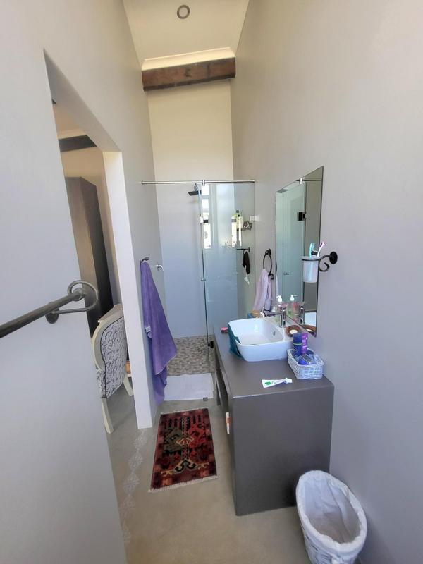 6 Bedroom Property for Sale in Sunset Estate Western Cape